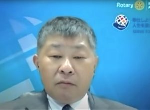 国際ロータリー第2640地区<br />
ガバナー　豊岡　敬様